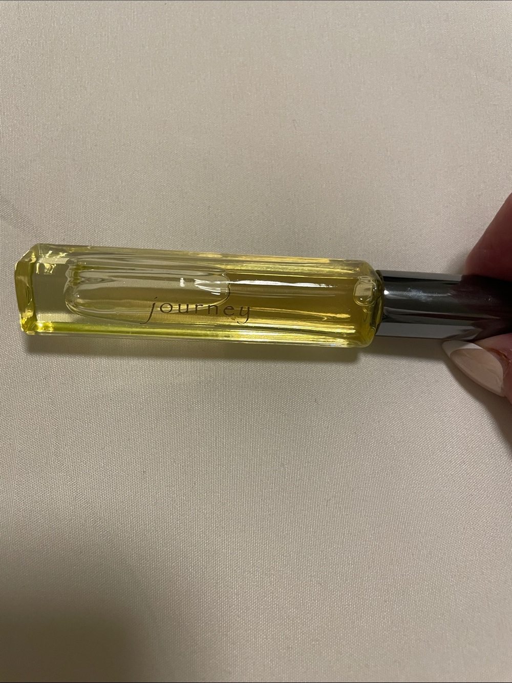 Mary Kay Journey Rollerball Perfume in Yellow